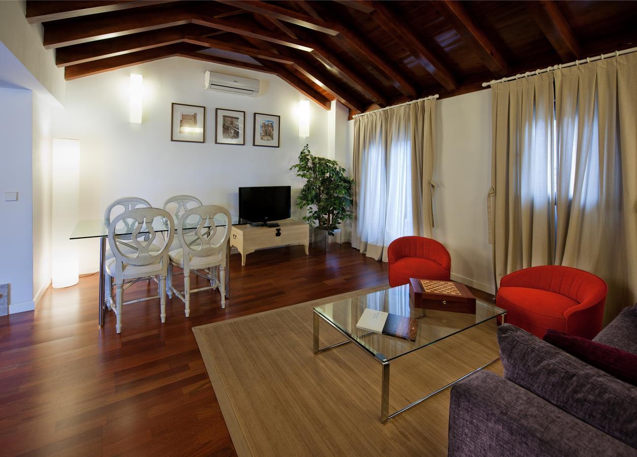 Apartamentos Abad توليدو الغرفة الصورة